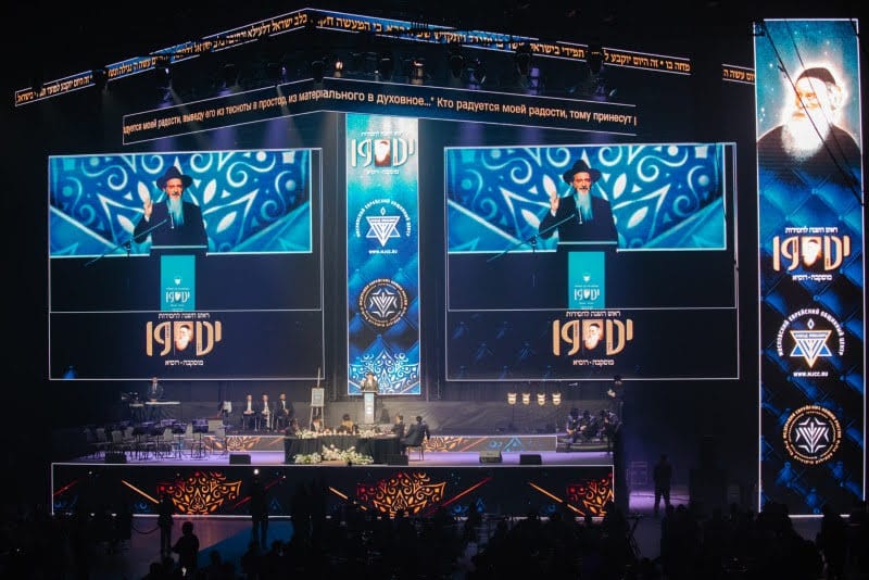 רגע היסטורי במוסקבה: שורד השבי נכנס בברית המילה רגע היסטורי במוסקבה: שורד השבי נכנס בברית המילה