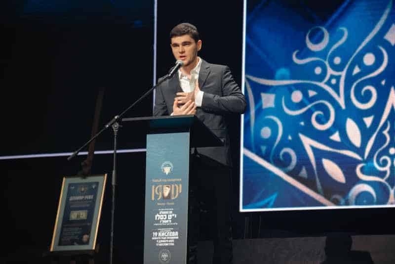 רגע היסטורי במוסקבה: שורד השבי נכנס בברית המילה רגע היסטורי במוסקבה: שורד השבי נכנס בברית המילה