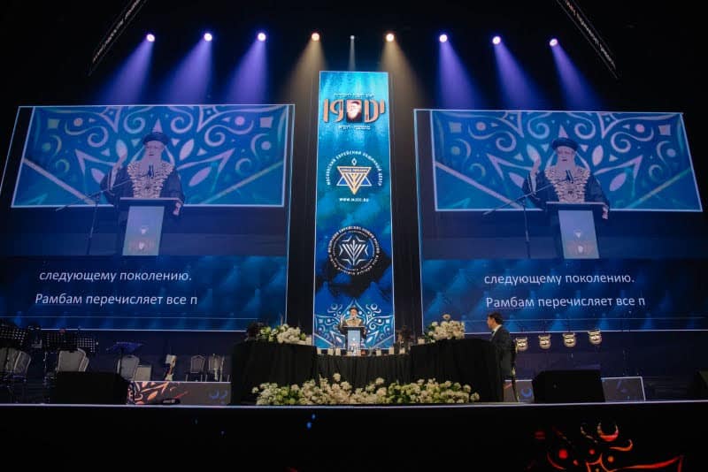 רגע היסטורי במוסקבה: שורד השבי נכנס בברית המילה רגע היסטורי במוסקבה: שורד השבי נכנס בברית המילה