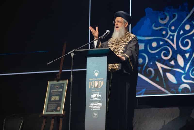 רגע היסטורי במוסקבה: שורד השבי נכנס בברית המילה רגע היסטורי במוסקבה: שורד השבי נכנס בברית המילה