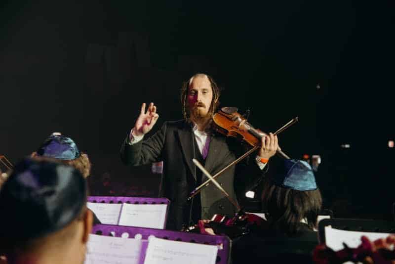 רגע היסטורי במוסקבה: שורד השבי נכנס בברית המילה רגע היסטורי במוסקבה: שורד השבי נכנס בברית המילה