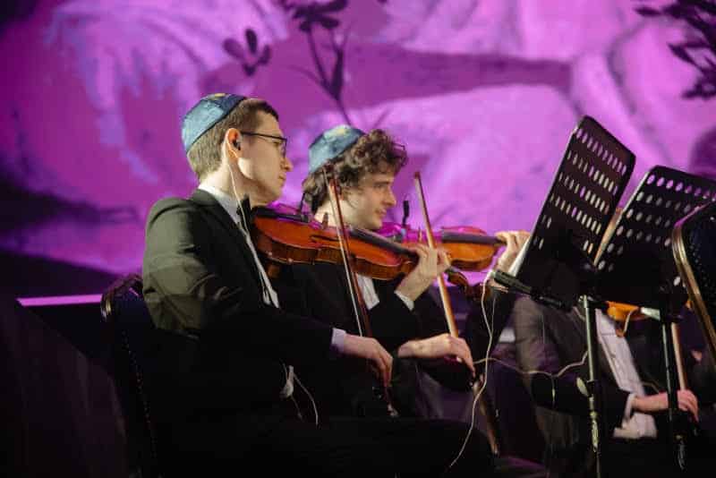 רגע היסטורי במוסקבה: שורד השבי נכנס בברית המילה רגע היסטורי במוסקבה: שורד השבי נכנס בברית המילה