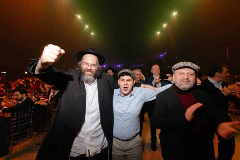 רגע היסטורי במוסקבה: שורד השבי נכנס בברית המילה רגע היסטורי במוסקבה: שורד השבי נכנס בברית המילה