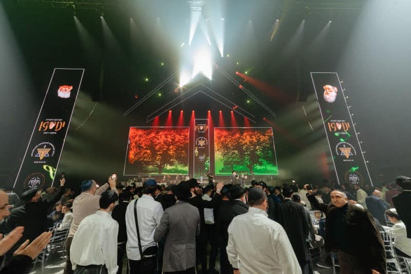 רגע היסטורי במוסקבה: שורד השבי נכנס בברית המילה רגע היסטורי במוסקבה: שורד השבי נכנס בברית המילה