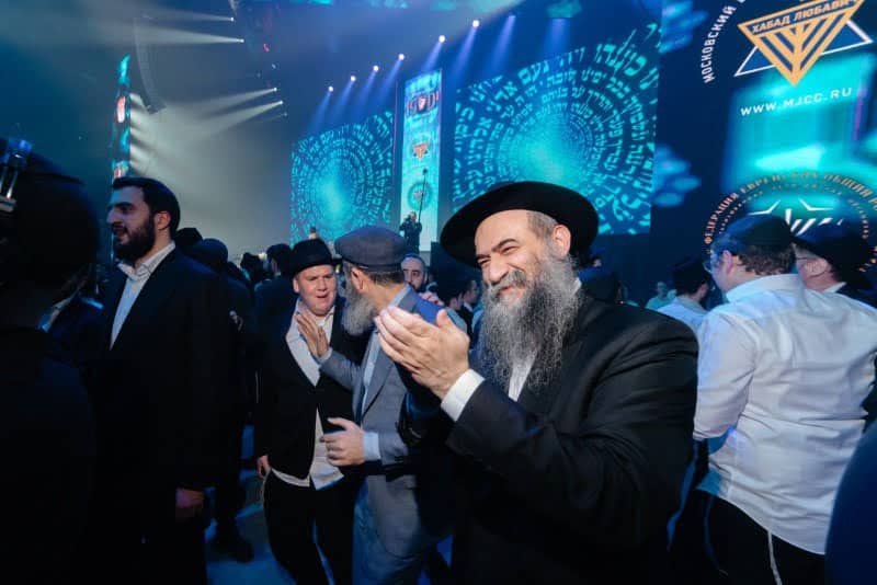 רגע היסטורי במוסקבה: שורד השבי נכנס בברית המילה רגע היסטורי במוסקבה: שורד השבי נכנס בברית המילה