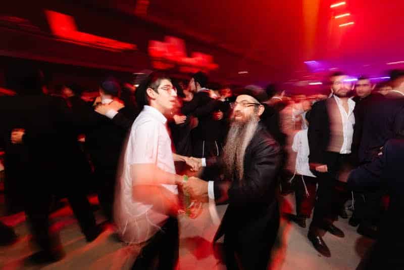 רגע היסטורי במוסקבה: שורד השבי נכנס בברית המילה רגע היסטורי במוסקבה: שורד השבי נכנס בברית המילה