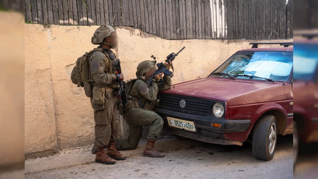 כוחות צה"ל סרקו מאות איתורים ועצרו מספר מחבלים - צפו כוחות צה"ל סרקו מאות איתורים ועצרו מספר מחבלים - צפו