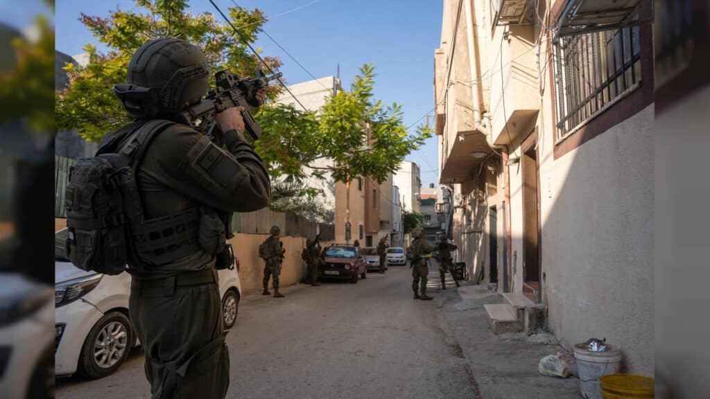 כוחות צה"ל סרקו מאות איתורים ועצרו מספר מחבלים - צפו כוחות צה"ל סרקו מאות איתורים ועצרו מספר מחבלים - צפו