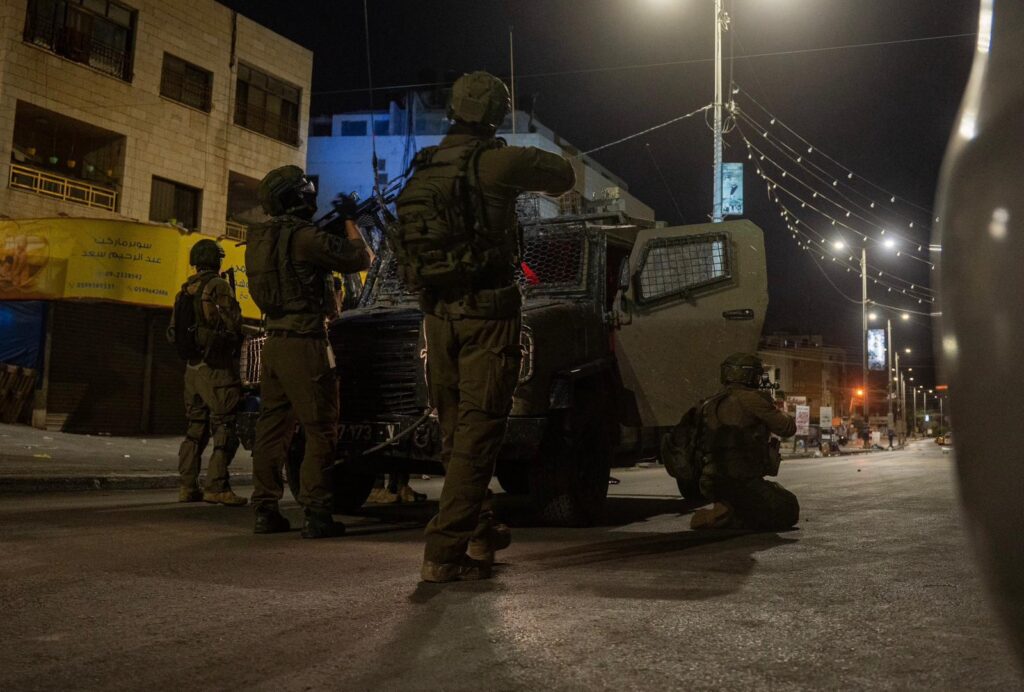 אלפי פעילויות התקפיות - מחבלים מסגירים את עצמם: צפו אלפי פעילויות התקפיות - מחבלים מסגירים את עצמם: צפו