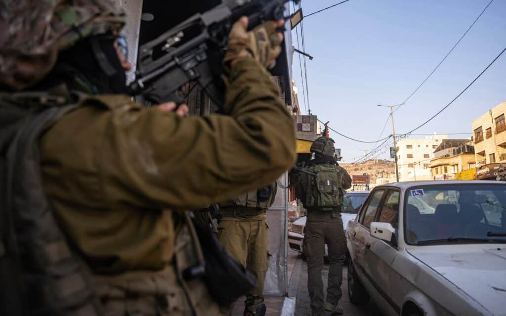 אלפי פעילויות התקפיות - מחבלים מסגירים את עצמם: צפו אלפי פעילויות התקפיות - מחבלים מסגירים את עצמם: צפו