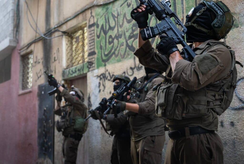 אלפי פעילויות התקפיות - מחבלים מסגירים את עצמם: צפו אלפי פעילויות התקפיות - מחבלים מסגירים את עצמם: צפו