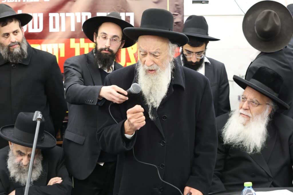 ללא פשרות: הרבנים הכריזו על עצרת רבבות נגד גזירת הגיוס