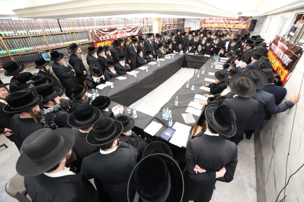 ללא פשרות: הרבנים הכריזו על עצרת רבבות נגד גזירת הגיוס