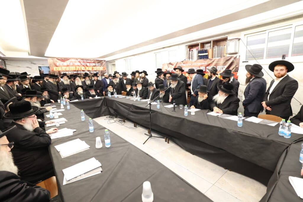 ללא פשרות: הרבנים הכריזו על עצרת רבבות נגד גזירת הגיוס