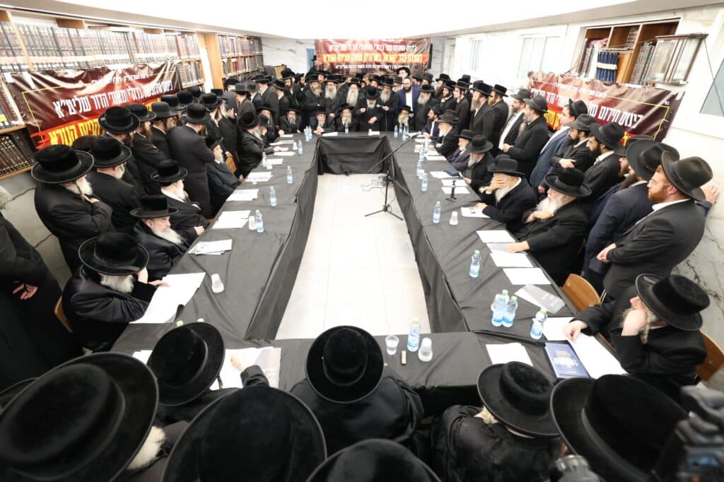 ללא פשרות: הרבנים הכריזו על עצרת רבבות נגד גזירת הגיוס