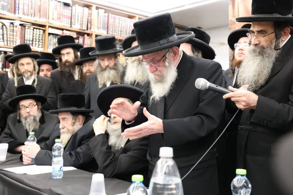 ללא פשרות: הרבנים הכריזו על עצרת רבבות נגד גזירת הגיוס