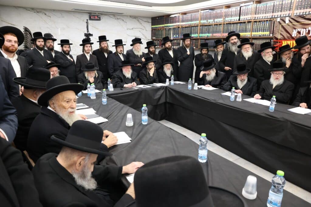 ללא פשרות: הרבנים הכריזו על עצרת רבבות נגד גזירת הגיוס