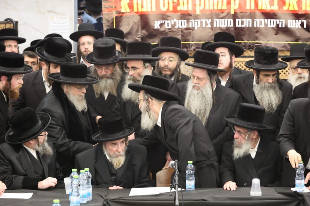 ללא פשרות: הרבנים הכריזו על עצרת רבבות נגד גזירת הגיוס