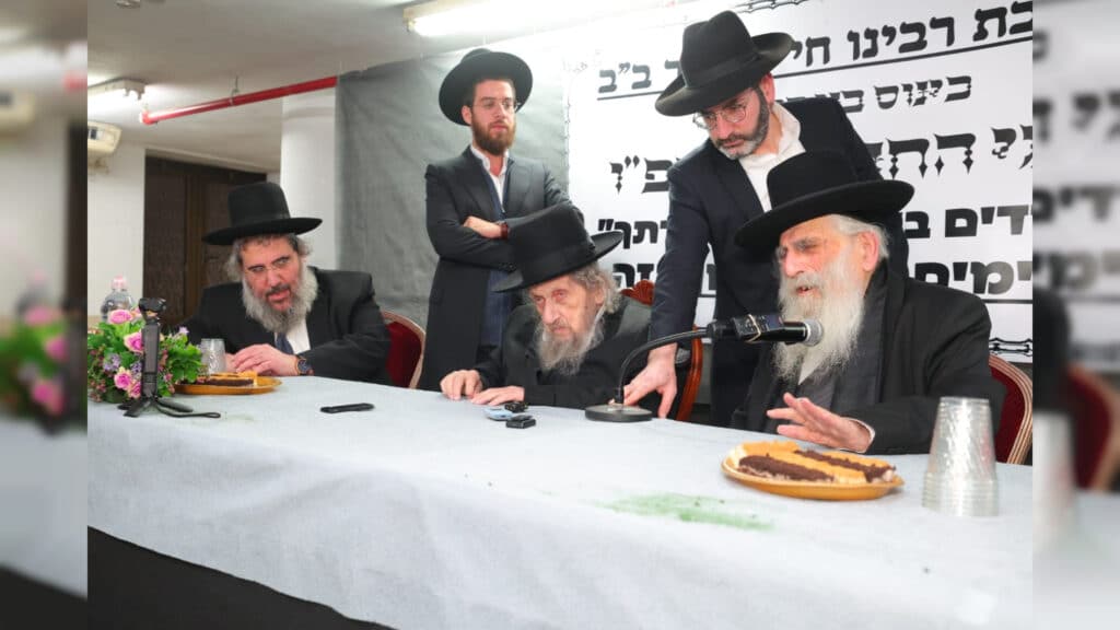 מרן הגר"ד לנדו לבחורים: "גזירותיהם יתבטלו כעפרא דארעא" מרן הגר"ד לנדו לבחורים: "גזירותיהם יתבטלו כעפרא דארעא"