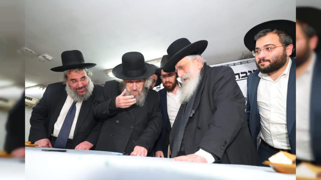 מרן הגר"ד לנדו לבחורים: "גזירותיהם יתבטלו כעפרא דארעא" מרן הגר"ד לנדו לבחורים: "גזירותיהם יתבטלו כעפרא דארעא"