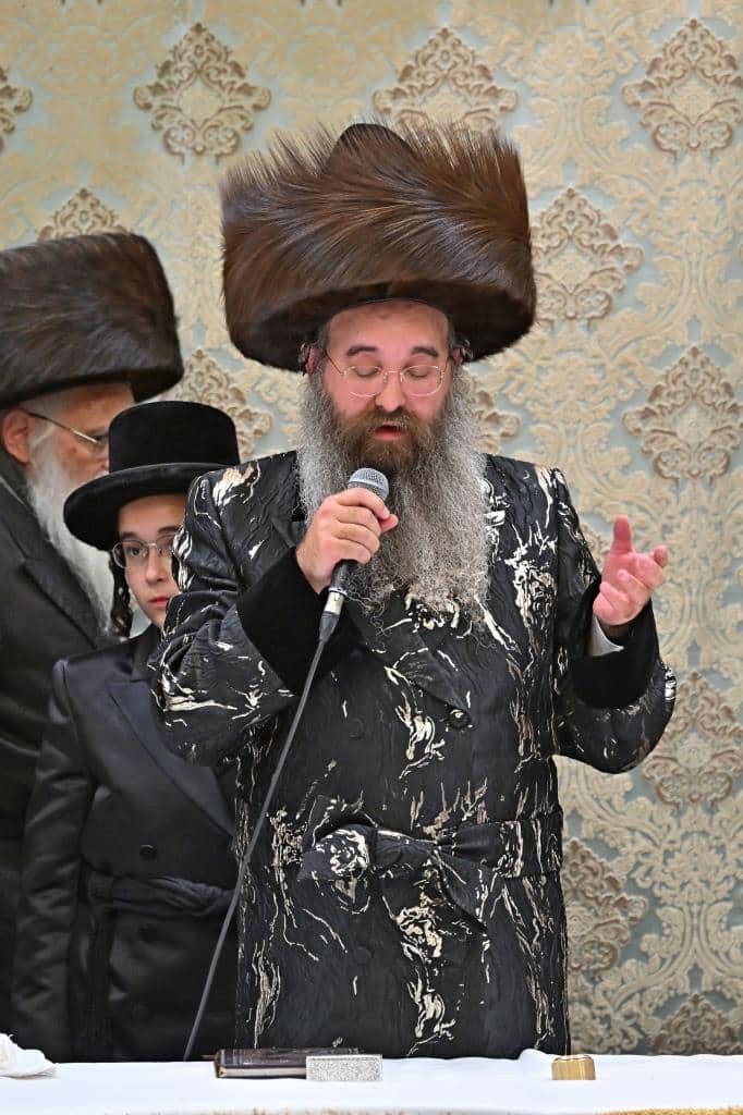 גלריה: שמחת הבר מצווה לבן כבו"ק האדמו"ר מסאדיגורא