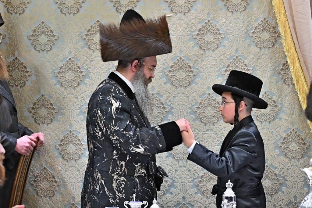 גלריה: שמחת הבר מצווה לבן כבו"ק האדמו"ר מסאדיגורא