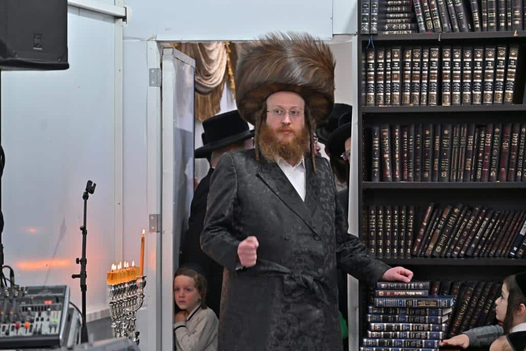 חנוכה בספינקא ב"ש: מעמד ההדלקה וחלוקת דמי חנוכה