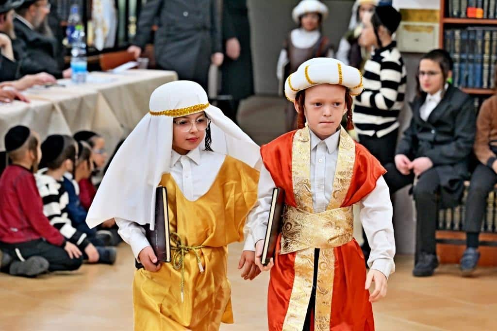 תלמידי ישיבת פומפדיתא חגגו את התחלת לימוד הגמרא