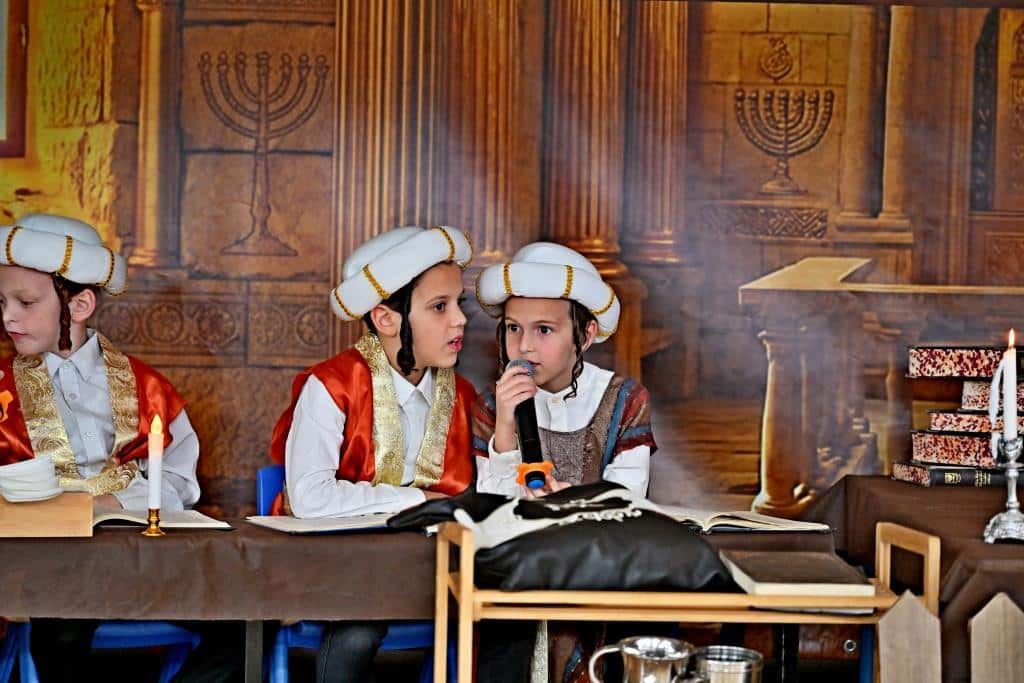 תלמידי ישיבת פומפדיתא חגגו את התחלת לימוד הגמרא