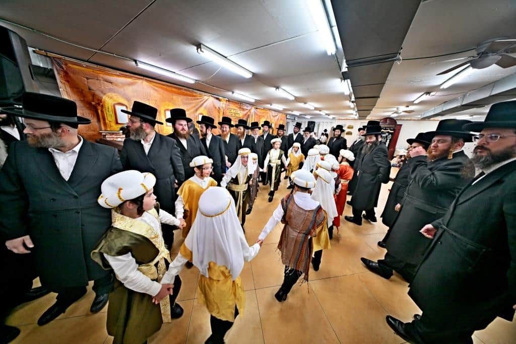 תלמידי ישיבת פומפדיתא חגגו את התחלת לימוד הגמרא