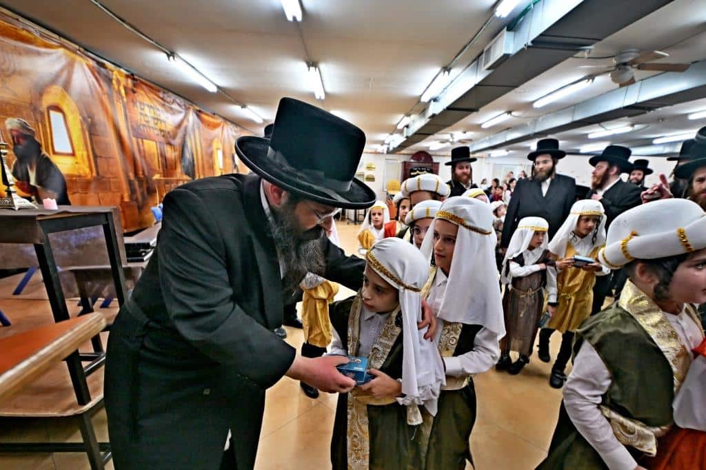 תלמידי ישיבת פומפדיתא חגגו את התחלת לימוד הגמרא