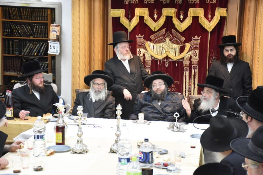 מעמד טיש בצאנז זמיגרד ביומא דהילולא לבעל הביכורי חיים מעמד טיש בצאנז זמיגרד ביומא דהילולא לבעל הביכורי חיים