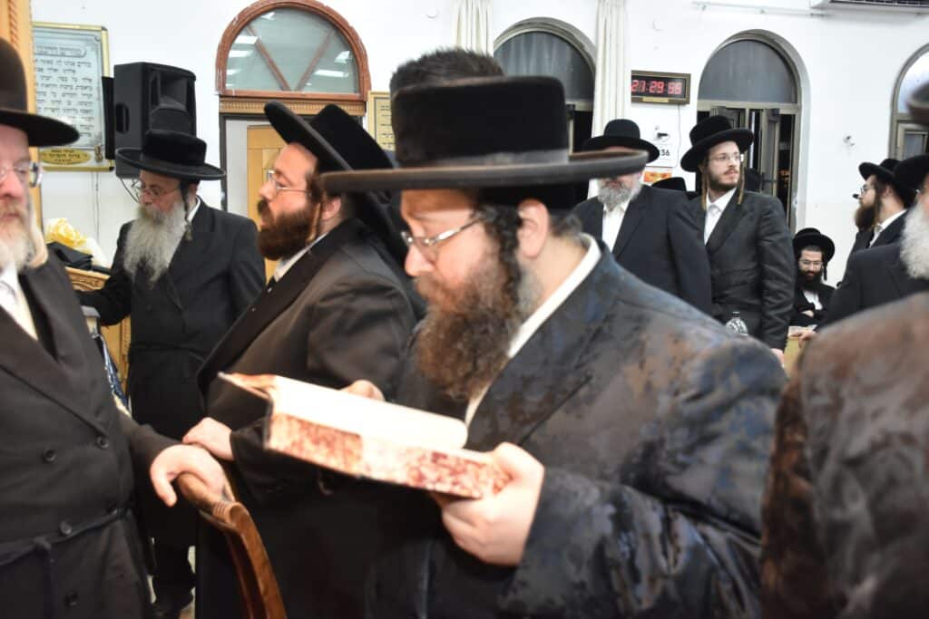 מעמד טיש בצאנז זמיגרד ביומא דהילולא לבעל הביכורי חיים מעמד טיש בצאנז זמיגרד ביומא דהילולא לבעל הביכורי חיים