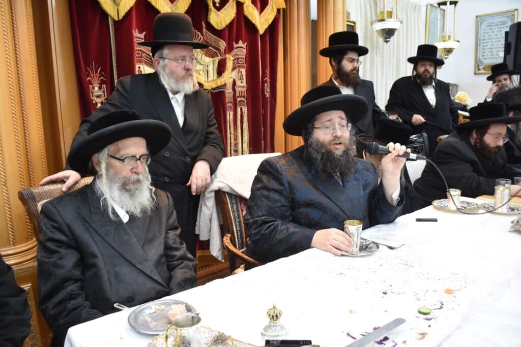 מעמד טיש בצאנז זמיגרד ביומא דהילולא לבעל הביכורי חיים מעמד טיש בצאנז זמיגרד ביומא דהילולא לבעל הביכורי חיים