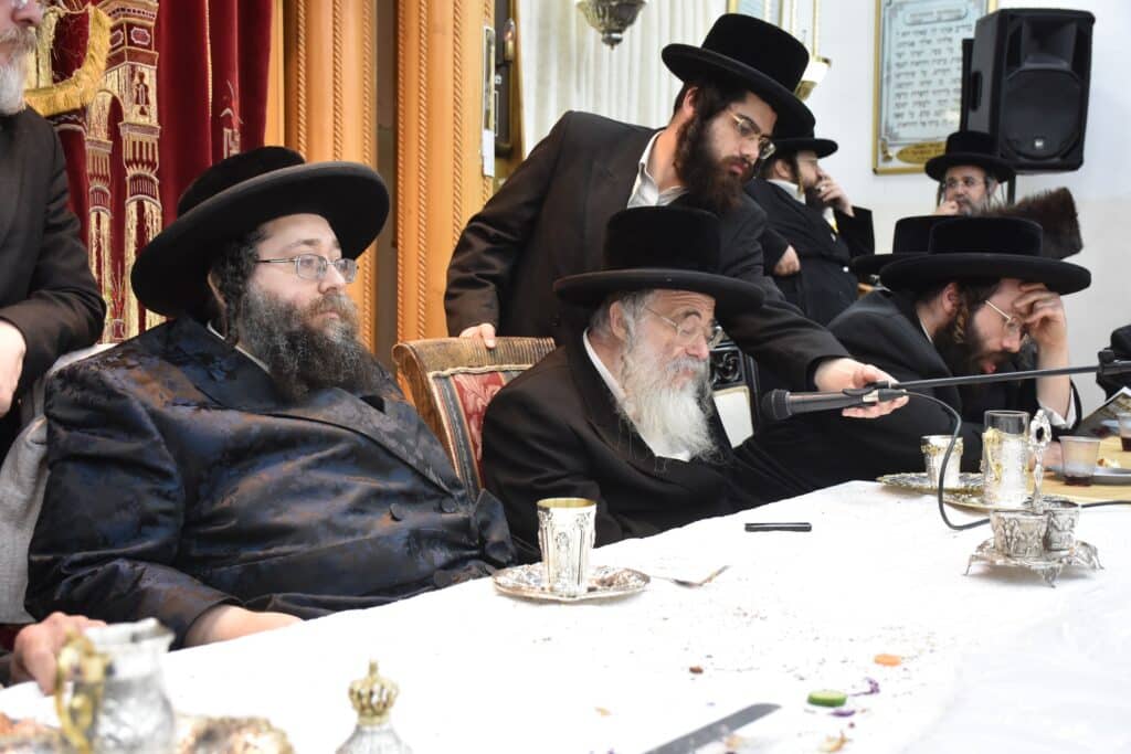 מעמד טיש בצאנז זמיגרד ביומא דהילולא לבעל הביכורי חיים מעמד טיש בצאנז זמיגרד ביומא דהילולא לבעל הביכורי חיים