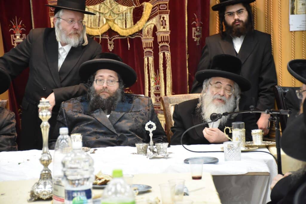 מעמד טיש בצאנז זמיגרד ביומא דהילולא לבעל הביכורי חיים מעמד טיש בצאנז זמיגרד ביומא דהילולא לבעל הביכורי חיים