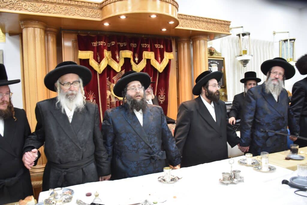 מעמד טיש בצאנז זמיגרד ביומא דהילולא לבעל הביכורי חיים מעמד טיש בצאנז זמיגרד ביומא דהילולא לבעל הביכורי חיים