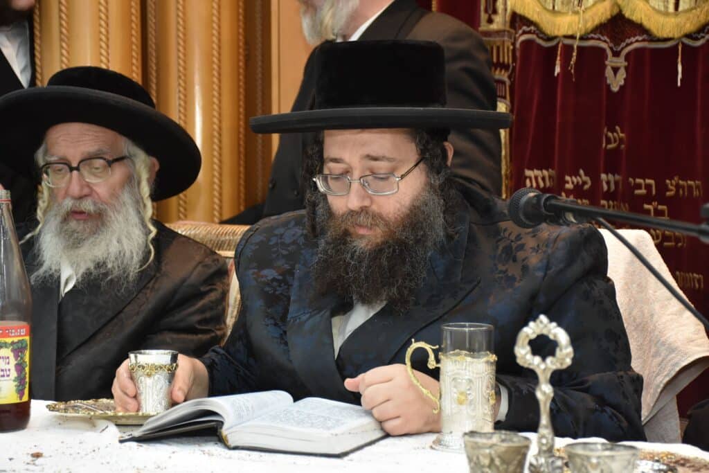 מעמד טיש בצאנז זמיגרד ביומא דהילולא לבעל הביכורי חיים מעמד טיש בצאנז זמיגרד ביומא דהילולא לבעל הביכורי חיים