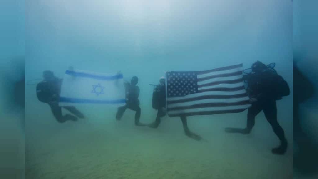 חיל הים תרגלו עם צבא ארה"ב בלב ים התיכון: צפו בתיעודים חיל הים תרגלו עם צבא ארה"ב בלב ים התיכון: צפו בתיעודים