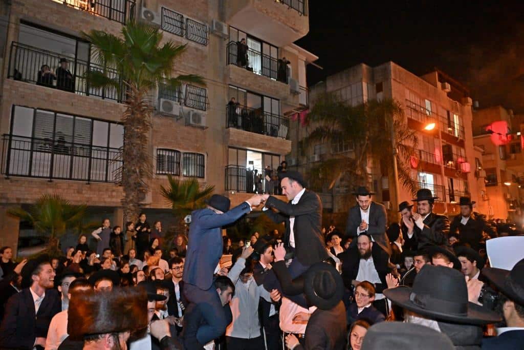 מעמד קבלת פנים ברחובות בני ברק לאסירי עולם התורה