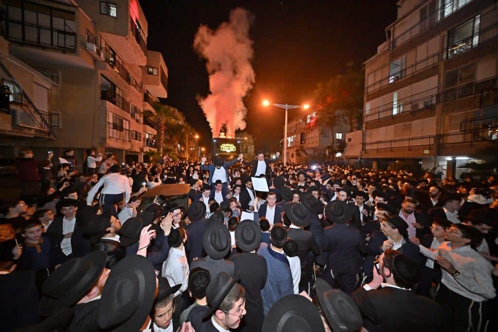 מעמד קבלת פנים ברחובות בני ברק לאסירי עולם התורה