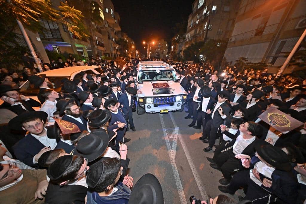 מעמד קבלת פנים ברחובות בני ברק לאסירי עולם התורה