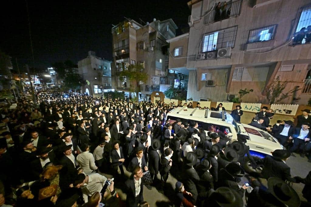 מעמד קבלת פנים ברחובות בני ברק לאסירי עולם התורה