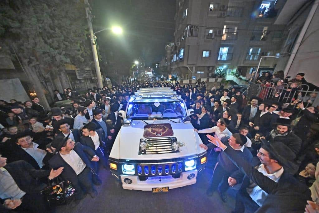 מעמד קבלת פנים ברחובות בני ברק לאסירי עולם התורה