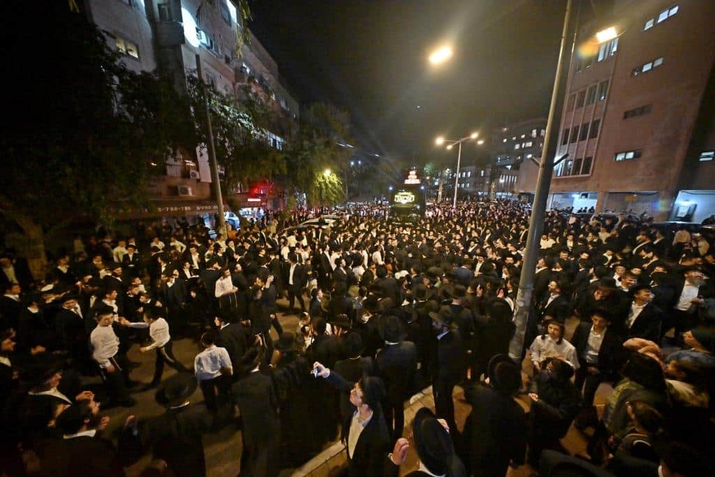 מעמד קבלת פנים ברחובות בני ברק לאסירי עולם התורה