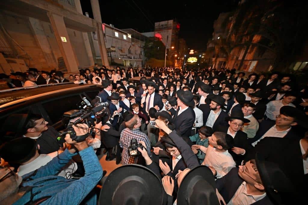 מעמד קבלת פנים ברחובות בני ברק לאסירי עולם התורה