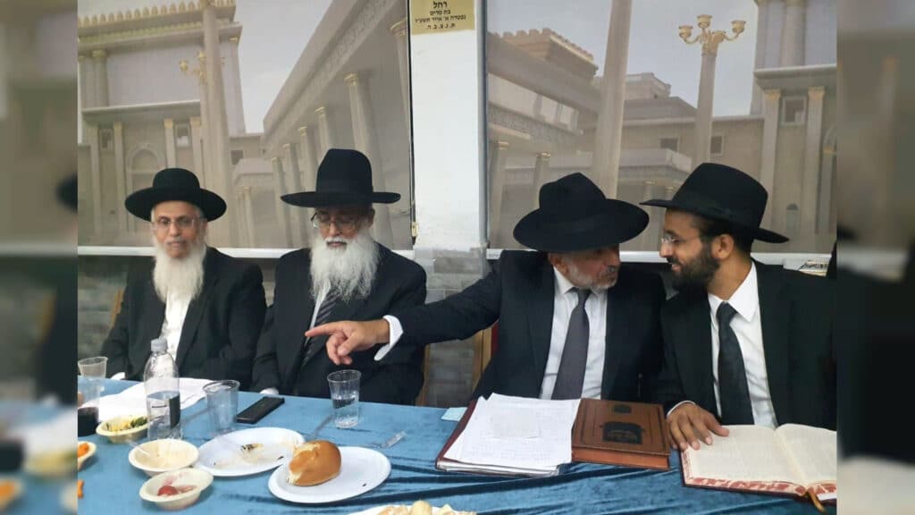 המשב"ק: המשפחה שחזרה לכהונה והמעורר שחסר בפוניבז'