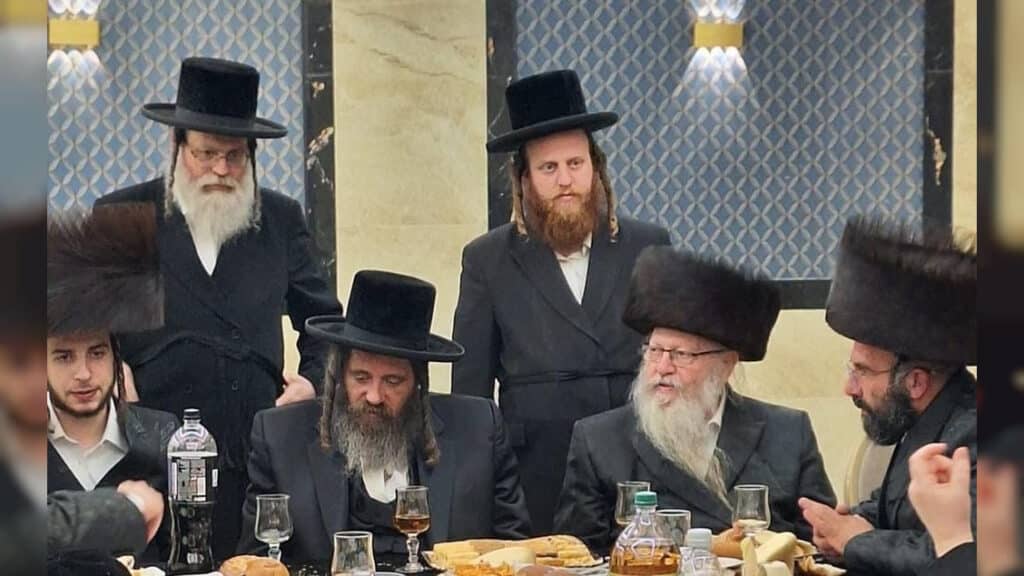 המשב"ק: המשפחה שחזרה לכהונה והמעורר שחסר בפוניבז'