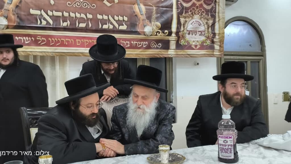 המשב"ק: המשפחה שחזרה לכהונה והמעורר שחסר בפוניבז'