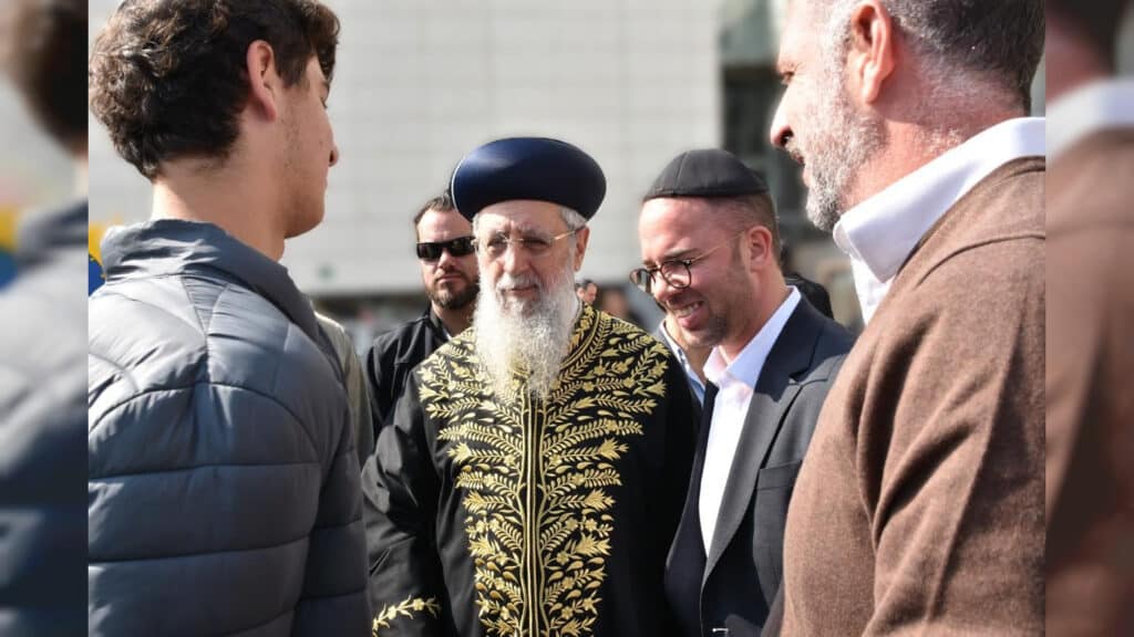 המשב"ק: המשפחה שחזרה לכהונה והמעורר שחסר בפוניבז'